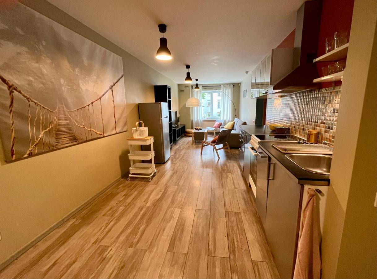 Cozy Vibes Like Home It Is Quiet Apartment With Three Bedrooms Рига Екстер'єр фото